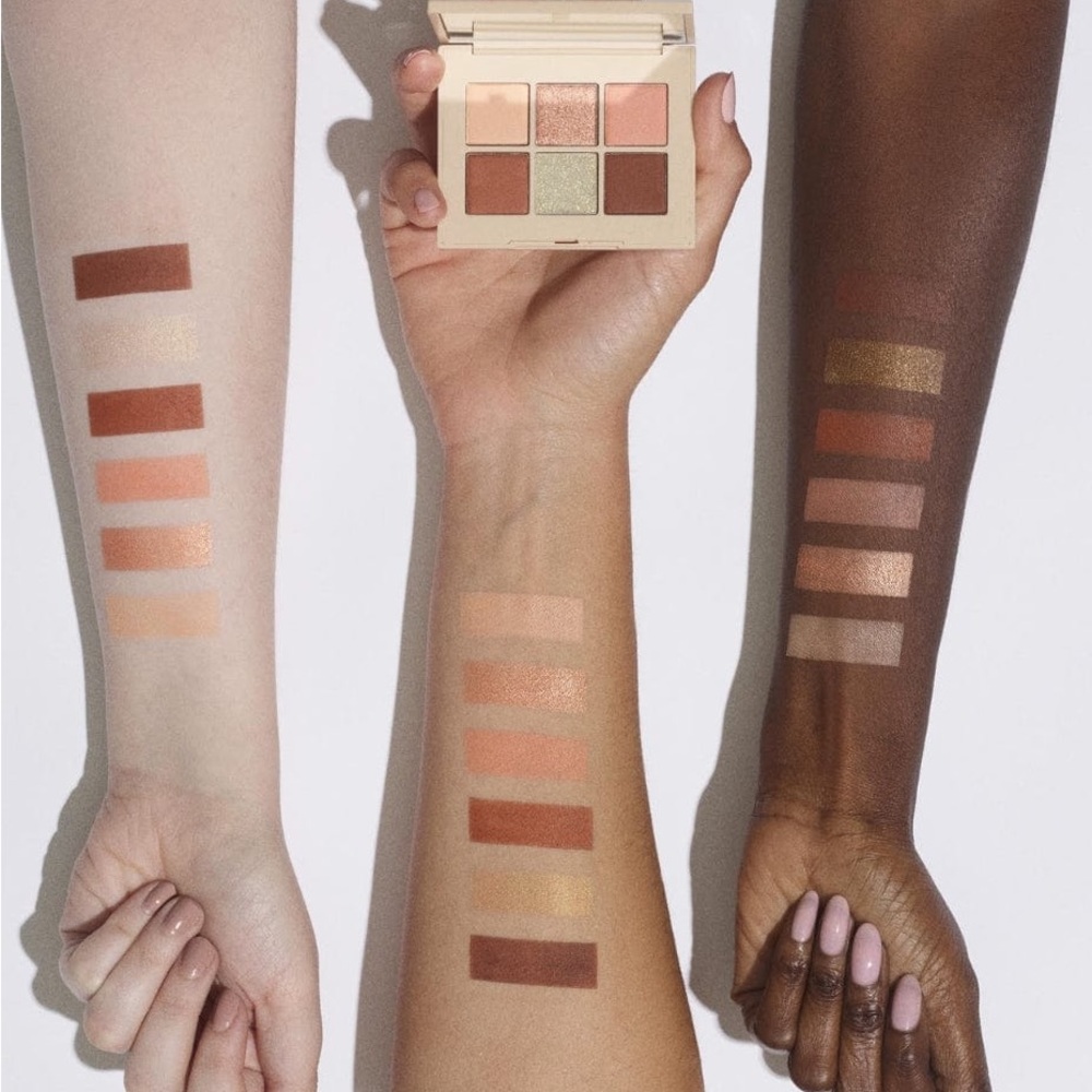 NEW dibs - The Palm Palettes - PEACHES IN HAND - Elevated Eyeshadow Pallete - Picture 8 of 10